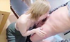 FC2-PPV-3198294けている帝王切開ギャルママはバックが好みのよう。上に乗せると白濁液を欲するかのように自ら腰を振り続ける。