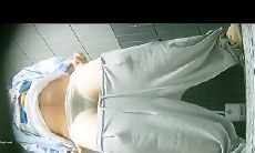 商场女厕所近距离偷拍几位高颜值极品美少妇各种小黑鲍