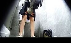 美女如云女厕正面脸穴同框偷拍二多位漂亮小姐姐方便