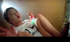 厕拍高校附近酒吧女厕全景后拍喝高的学妹拉完粑粑扣喉呕吐