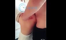 母子乱伦 看着妈妈今天的穿着有点忍不住了在厨房就开干，妈妈扶着厨房台面迎接着我的冲击