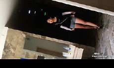 大神潜入服务中心女厕全景偷拍几个来办事的美少妇的各种美鲍
