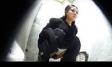 最新夜总会女厕高清前景偷拍网红脸美女尿完抖一抖逼毛刮得很干净的白色高跟鞋美女