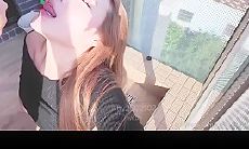 推特60W粉丝网黄潮妹「kitty」找人装热水器，师父说不用收钱，可以用身体…旁边是幼稚园，大屁股直接朝外晃，小穴都被看到了