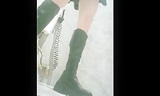 酒吧女厕所全景偷拍两位高颜值美女 白白净净的美鲍鱼