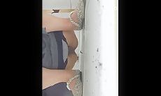 大神潜入女厕所多角度偷拍 美女同事肥美的大鲍鱼真想尝一口