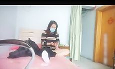 探访按摩店 城中村内找了一个轻熟女，直接无套乱艹，太爽了，没艹几下就内射了