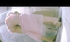 酒吧女厕所全景偷拍多位长腿美女 人美B肥