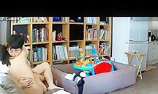 黑客家庭网络摄像头偷拍 哺乳期的美少妇憋了太久性欲强大白天和老公在客厅沙发激情啪啪