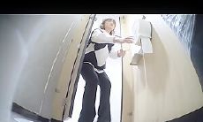 厕拍漂亮小姐姐终于拉出了憋了好久的粑粑 深深地喘着粗气“好舒服呀
