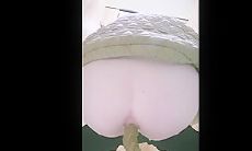 偷拍大神梵高厕拍，被前一个妹子的草莓塔臭到了极品小美女粉嫩拉得好粗一条