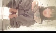 流出新厕拍系列高校附近KTV女厕偷拍不少纹身问题少女戴帽美眉穿着性感豹纹内裤