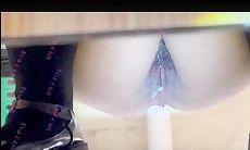 六月新厕拍写字楼女厕开闪光灯偷拍几个漂亮白领姐姐的逼