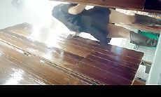 6月流出ktv女厕近距离 高清后拍小姐尿尿长靴少妇看逼就知道是个骚货