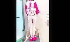 双马尾萝莉美眉 把逼扒开 爸爸要射了吗我要受不了了 身材娇小白丝萝莉裙 被无套输出 操尿了 射了一小穴