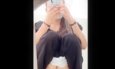 街边公共女厕沟厕正面脸逼同框偸拍，数位女性方便，颜值不行但是一线天美鲍简直极品