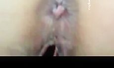女厕偷拍写字楼近距离贴B拍 两位美女职员的小黑鲍鱼