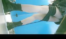 一月最新流出 魔手 外购精品厕拍艺校蓝门女厕偷拍吊带裙性感美女
