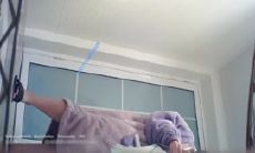 邪恶的房东浴室暗藏摄像头偷窥大奶子美女租客嘘嘘洗澡