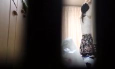爬窗偷窥漂亮大奶美女下班回家脱了衣服光屁屁洗衣服 身材苗条 逼毛浓密