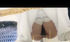 十二月新流出厕拍 大神奥迪商场尾随几个美女进女厕偷拍她们的逼逼