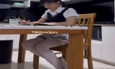 一脸清纯的白丝JK小妹妹在家学习被入室强干，娇嫩菊花捅入巨大肉棒 被颜射后一脸懵