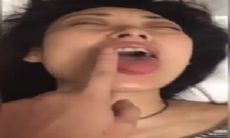 真实勾搭离异人妻长时间没有男人滋润，高潮表情销魂，爽到死去活来