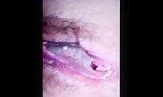 女厕所偷拍 超近距离贴B拍 大二学妹逼逼嫩的滴水 感觉已经被开发过了