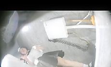 十一月最新流出 魔手 外购精品厕拍 酒吧女厕前景偷拍美女尿尿气质优雅的粉红内裤美女