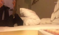 眼镜哥周末约炮美女同事特意穿上瑜伽裤啪啪