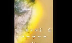 【网红厕拍】直播基地补光厕拍美女主播尿尿 小姐姐阴毛不少，但是别看外面黑，里面很粉