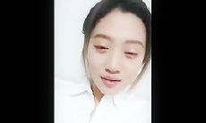漂亮大奶小姐姐 鸡吧洗了没有有股味 皮肤白皙身材丰满 在家被小哥哥无套狂怼 爽叫不停 内射