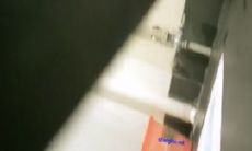商场女厕全景偷拍几个漂亮小妞各种姿势嘘嘘人美B更美