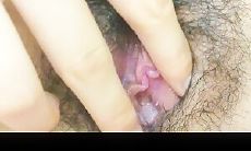 冒充经纪人忽悠大一美女脱光光 拨开鲍鱼看看是否处女