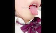 调教JK肉丝小母狗 今天骚逼怎么这么湿啊 被爸爸操的 深喉吃鸡牙齿刮到弟弟直接一嘴巴 把小狗的骚穴灌满精液