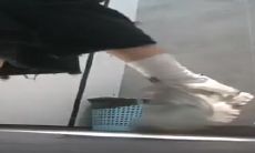 四月最新流出魔手外购 精品高清厕拍 商场女厕正面全景（美女塞棉棒）