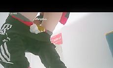 八月最新流出国内厕拍大神 潜入商场隔板女厕侧拍顾客尿尿眼镜美女吃坏肚子了拉裤子上了居然敢继续穿