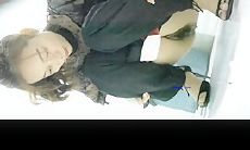 大神潜入办公楼女厕全景偷拍 高跟御姐的极品小黑鲍