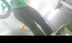 大神潜入大学女厕全景偷拍 小姐姐的极品小黑鲍020-绿色双马尾