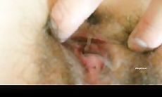 公司团建猥琐小哥下药迷翻美女同事偷玩她的小黑鲍害怕坐牢不敢操
