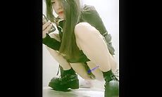 办公楼女厕偷拍漂亮小姐姐的小黑鲍鱼