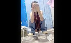 全景厕拍全景偷拍大排档喝酒妹子上厕所