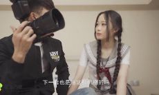 果冻传媒 JK制服 JK女约拍私房照 被摄影师和朋友用媚药玩弄